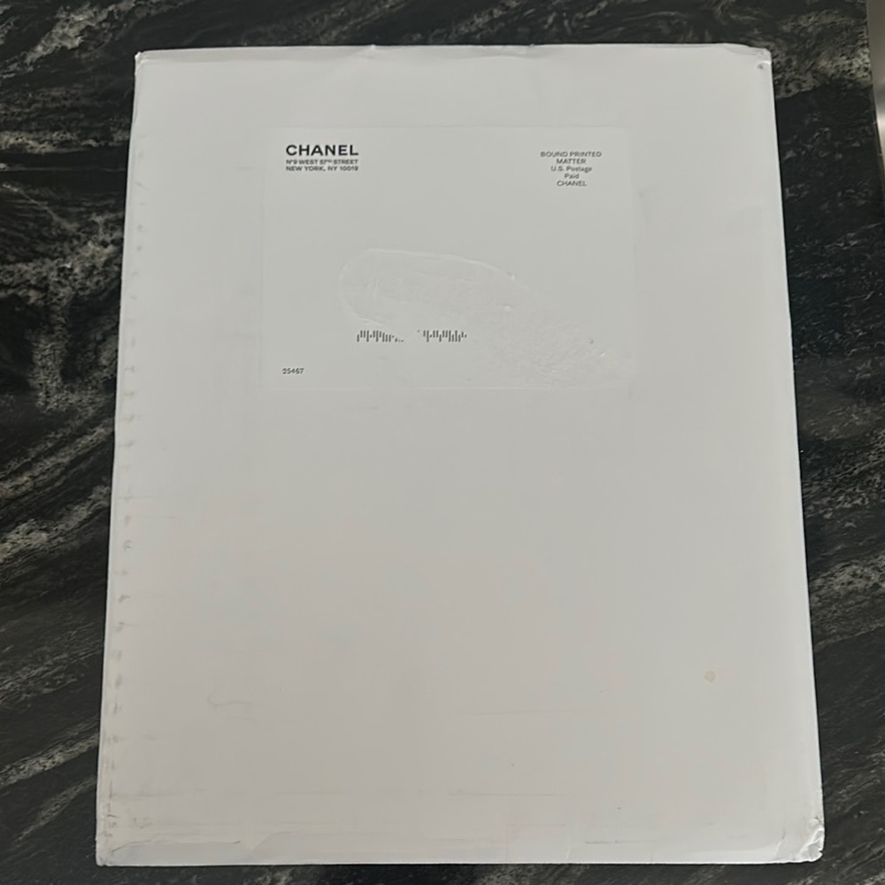 Chanel decor book - Picture 3 of 3